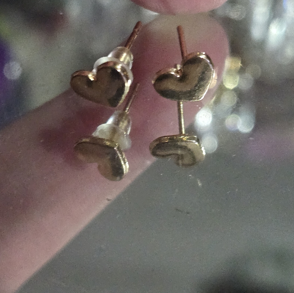 Gold heart earrings
